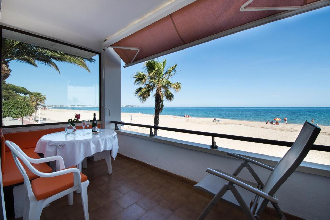 Apartamentos Haus Am Meer กัมบริลส์ ภายนอก รูปภาพ