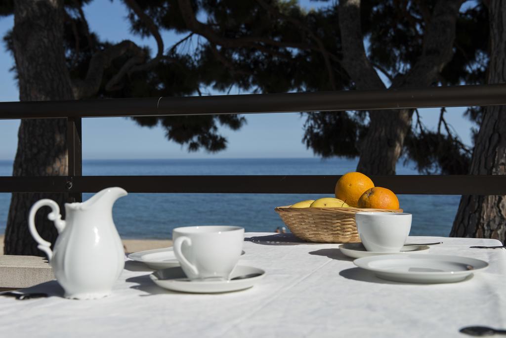 Apartamentos Haus Am Meer กัมบริลส์ ภายนอก รูปภาพ